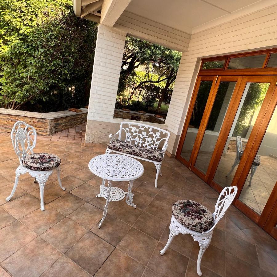 Peaceful@Swansea In Rosebank-Parkwood Appartement Johannesburg Buitenkant foto
